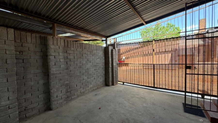 4 Bedroom Property for Sale in Memorial Road Area Northern Cape